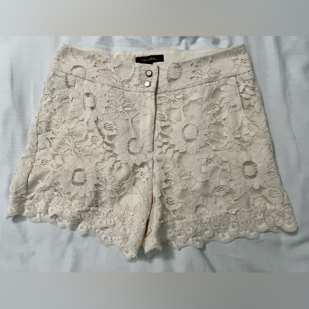 Lace High-Waist Women's Shorts - Cream